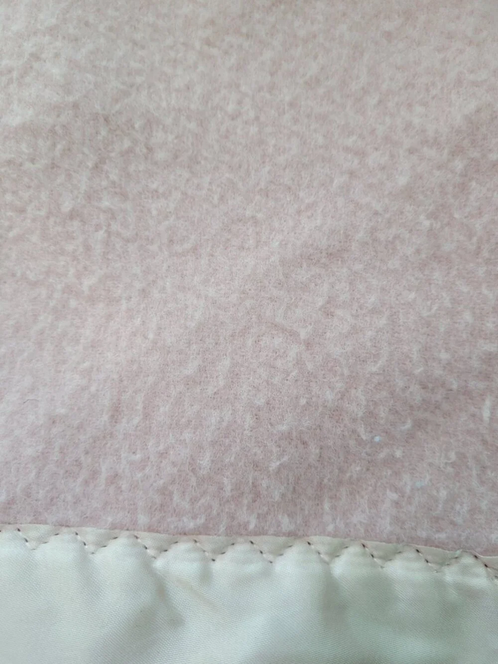 Vtg Blanket Pale Pink Satin Trim 100% Acrylic 92x90 Made in USA Full/Queen‎